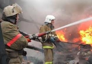 Спасатели МЧС России ликвидировали пожар в частной хозяйственной постройке в Крапивинском МО